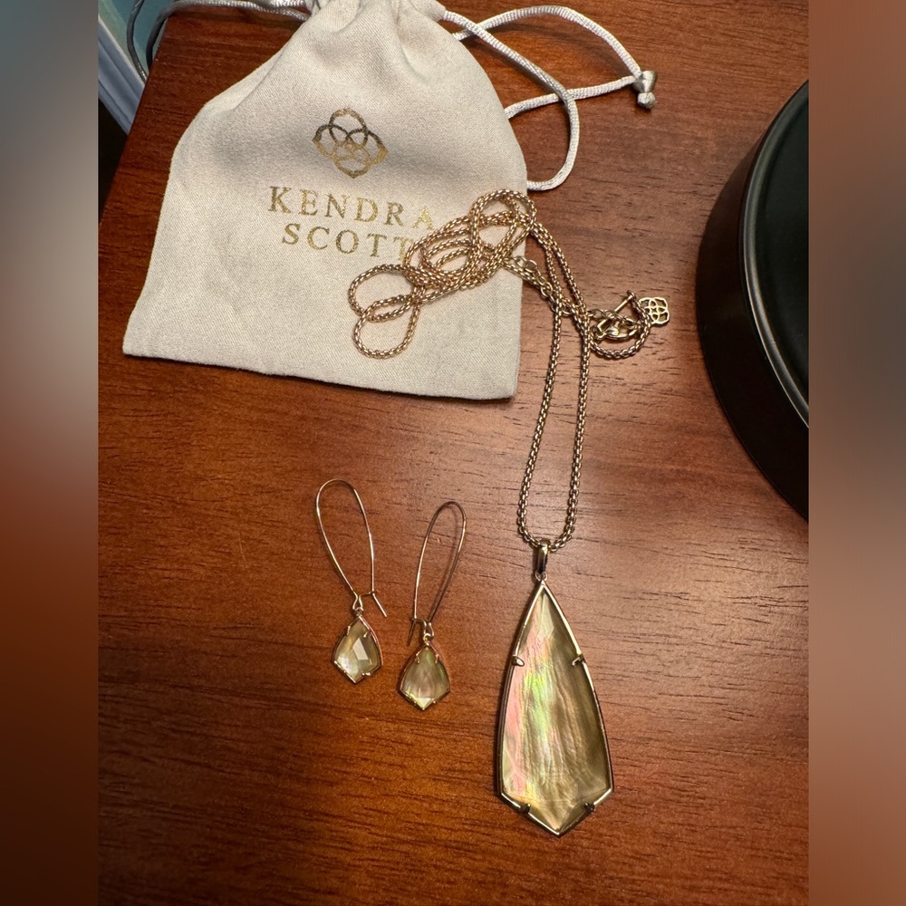 Kendra Scott necklace and earring set - Picture 2 of 2